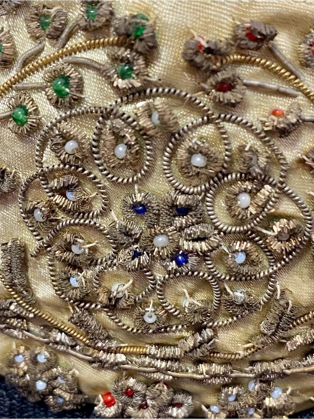VTG Antique Zardozi Embroidered Pillbox Hat Gold Metallic Bead Nawabi Topi Cap - Picture 7 of 7